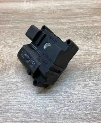 Toyota Avensis Verso Air flap motor/actuator 1138002051