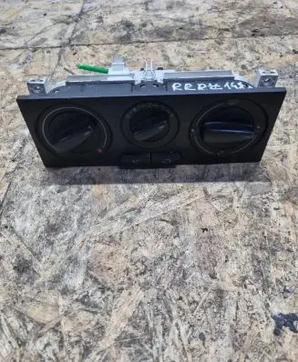 Volkswagen Golf IV Climate control unit