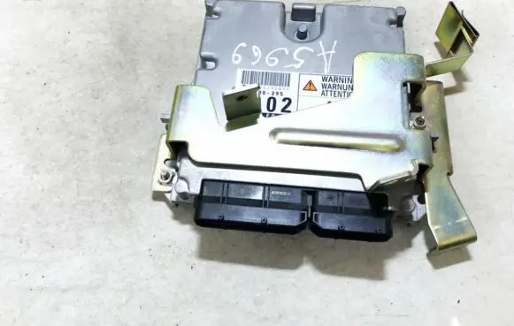 Nissan X-Trail T30 Engine control unit/module 23710eq44a 5800295
