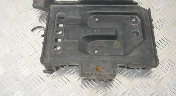 Battery tray