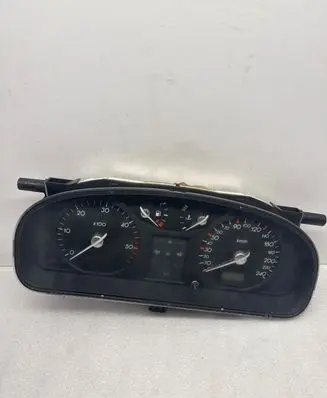 Renault Laguna II Speedometer (instrument cluster) 8200399758 501018550083