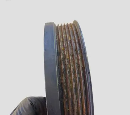 Volkswagen Golf V Crankshaft pulley
