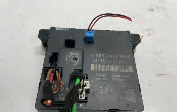 Mercedes-Benz E W211 Door control unit/module A2118704126