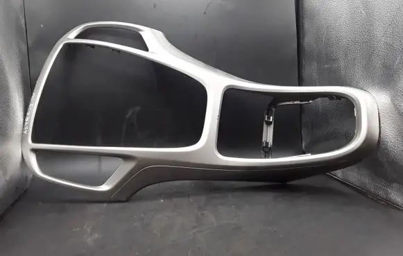 Opel Astra J Radio/GPS head unit trim 13257562 340685796