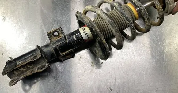 Volvo V70 Front coil spring 8646713