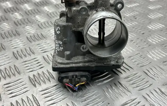 Toyota Avensis T270 Throttle valve 261000R020 02378 00141