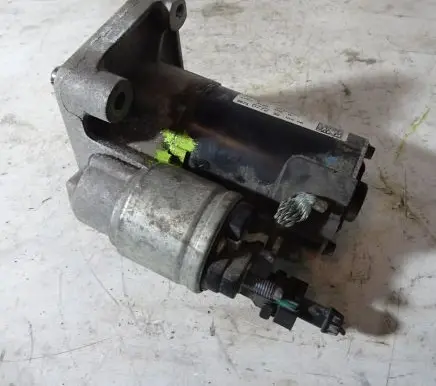Peugeot 308 Starter motor 9674077280