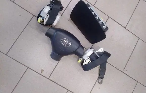 Toyota Aygo AB10 Airbag set 