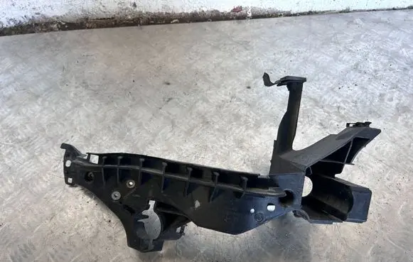 Audi A4 S4 B8 8K Headlight/headlamp mounting bracket 8K0805608B