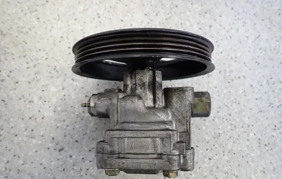 Suzuki Liana Power steering pump 