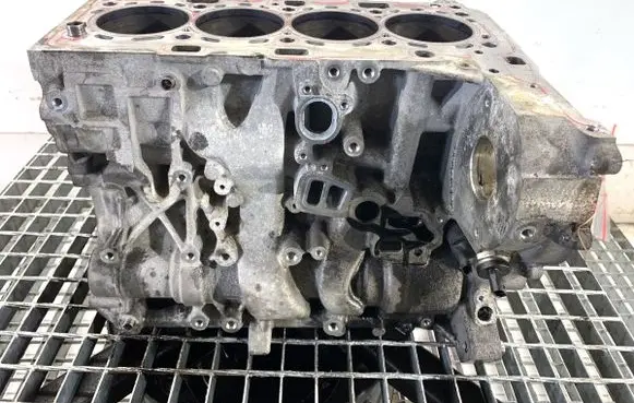 BMW 3 GT F34 Engine block 8513982