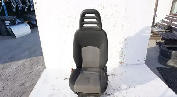 Iveco Daily 35.8 - 9 Front driver seat FOTELSTELARZKANAPA