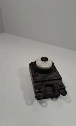 Multifunctional control switch/knob