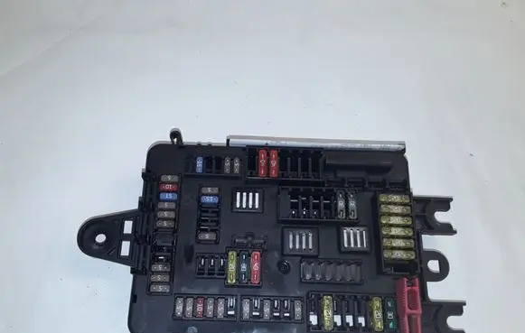 BMW 1 F20 F21 Fuse module 926111103 6114V8 19180000001