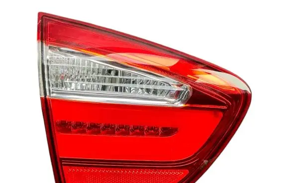 KIA Rio Tailgate rear/tail lights 924031W2