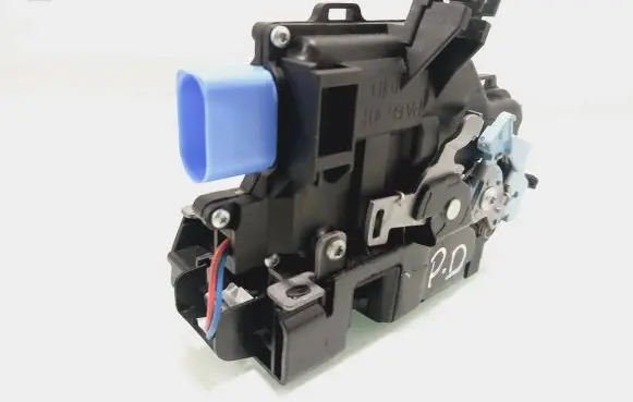 Skoda Octavia Mk2 (1Z) Front door lock 3D1837016AC A00468