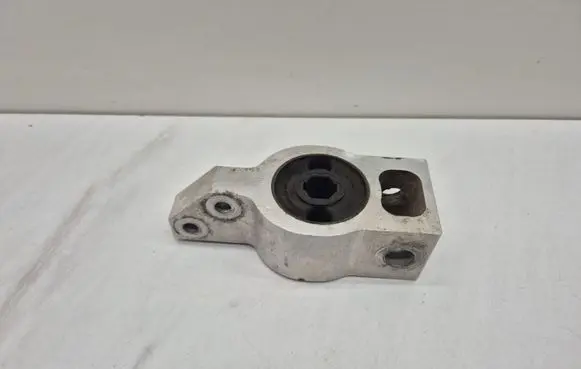 Audi Q3 8U Front wishbone bush 3C0199231F 3C0407151H