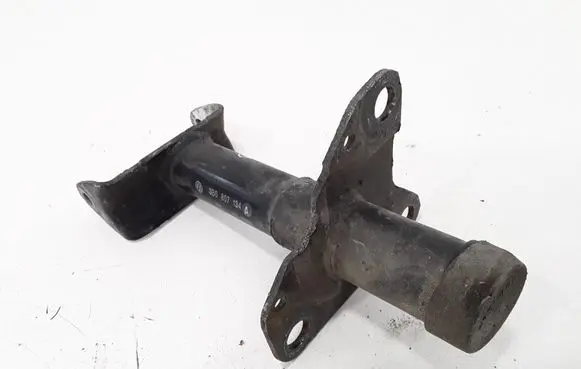 Volkswagen PASSAT B5 Front bumper shock/impact absorber 3B0807134A