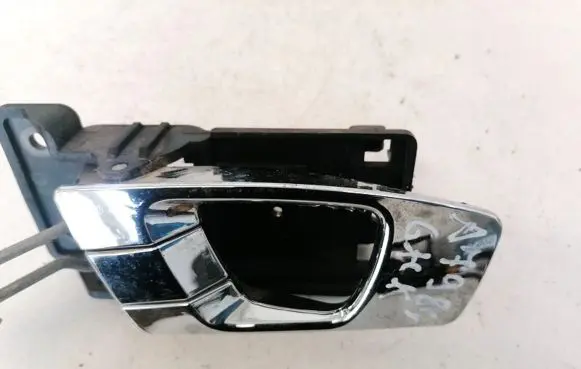 KIA Carens I Rear door interior handle