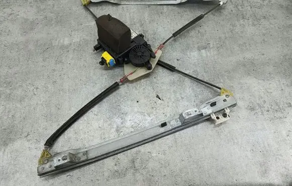 Citroen C4 Grand Picasso Front door window regulator with motor 9654087680400963C