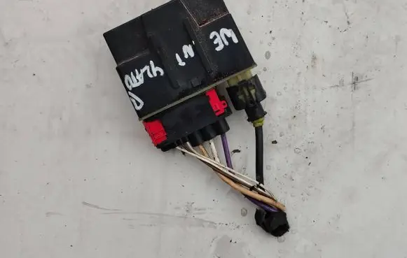 Peugeot Partner Coolant fan relay 9652021180