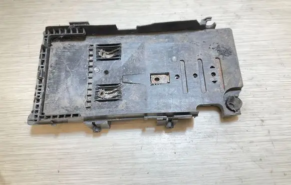 Battery box tray