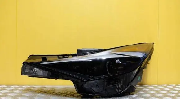 Hyundai Elantra VII Headlight/headlamp HYUNDAI-ELANTRA 2838