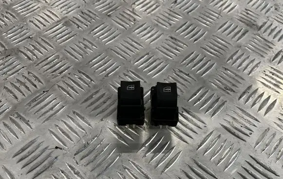 Dacia Sandero III Quarter vent window switch PU11964