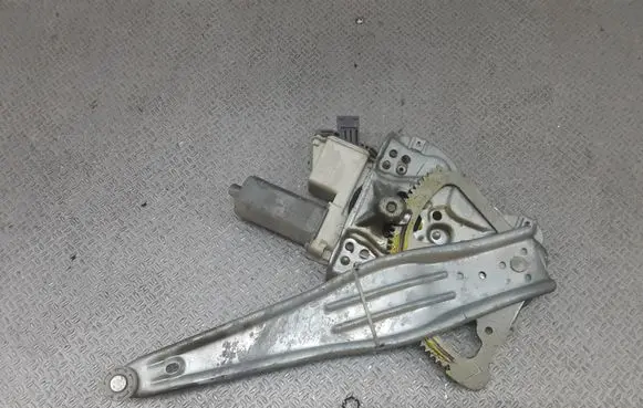 Toyota Avensis T250 Rear door window regulator with motor 0130822032