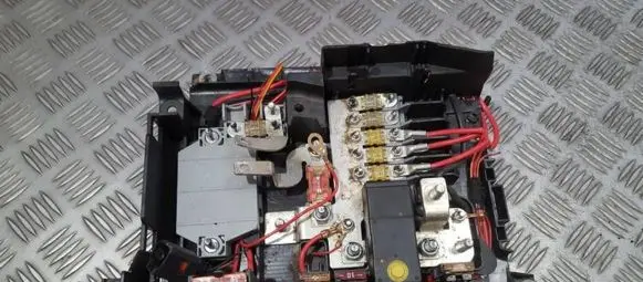 Volkswagen Touareg I Fuse box set 7l0937548a