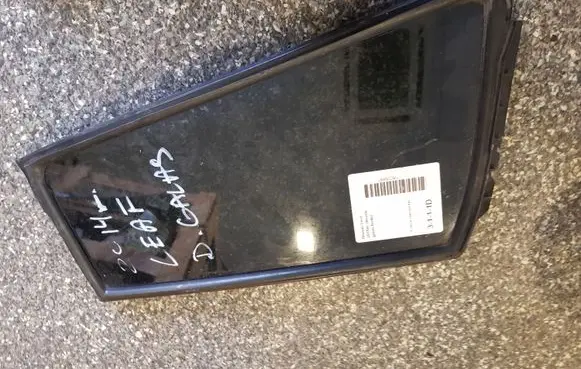 Nissan Leaf I (ZE0) Rear vent window glass 