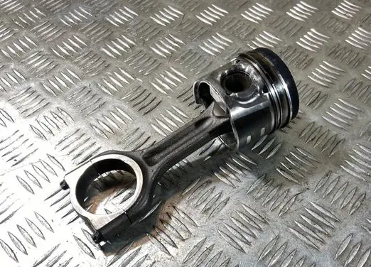 Volvo V50 Piston with connecting rod D4162T