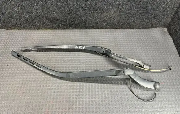 Jaguar XF X250 Front wiper blade arm