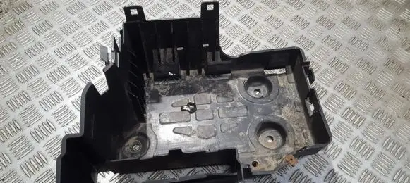 Renault Laguna II Battery box tray 8200183327