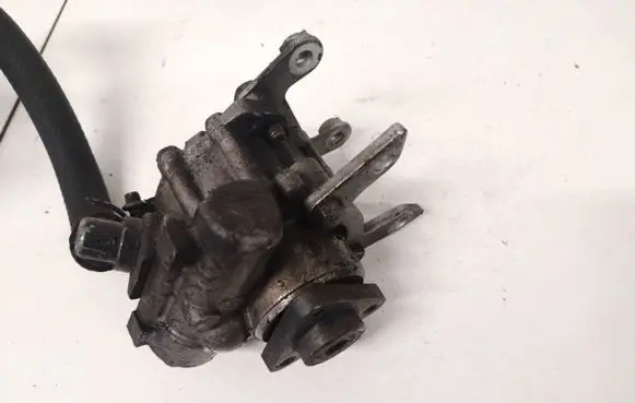 BMW 3 E90 E91 Power steering pump 91128