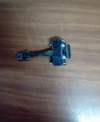 Peugeot 407 Front door check strap stopper D2AV01