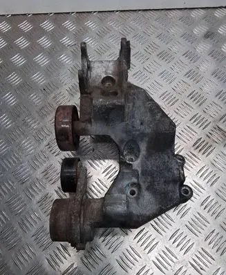 Hyundai Santa Fe Generator/alternator bracket 