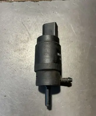 Mercedes-Benz E W211 Windscreen/windshield washer pump 3090179