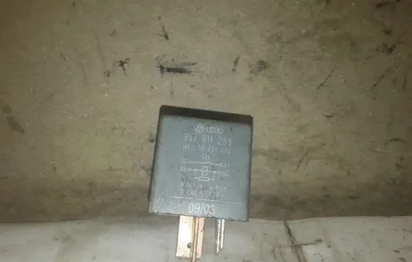 Skoda Octavia Mk1 (1U) Other relay 357911253