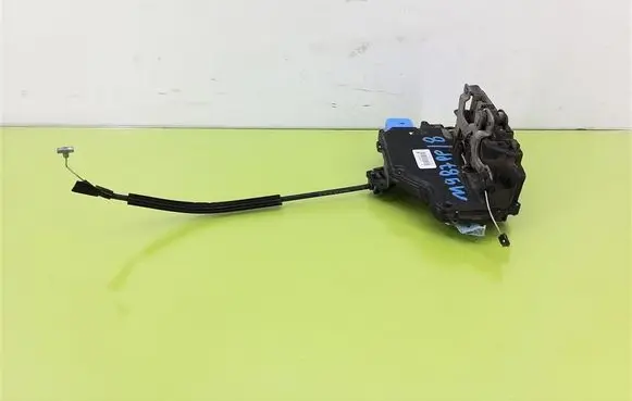 Skoda Roomster (5J) Front door lock 5J1837016A