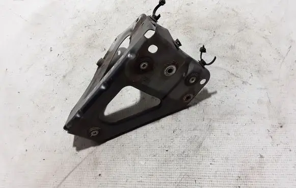 Audi A6 S6 C6 4F Fender mounting bracket 4F0821136A
