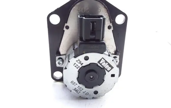 Opel Vectra B Intake manifold valve actuator/motor 657102J