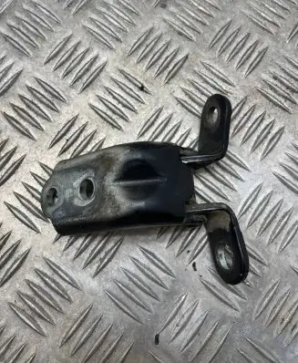 Hyundai Tucson JM Rear door lower hinge