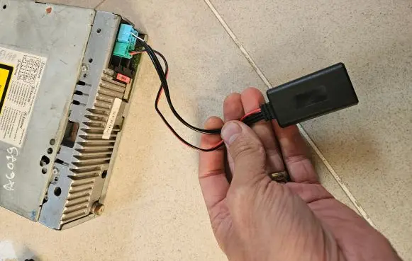 Mercedes-Benz Vito Viano W638 AUX in-socket connector BECKER BE7802 BTAUDIO