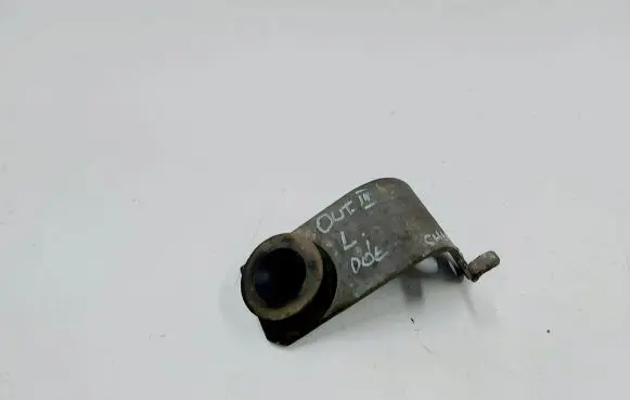 Radiator mount bracket