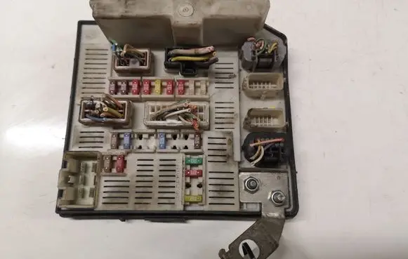 Renault Scenic II - Grand scenic II Fuse module 8200481866 519158083 7950524033