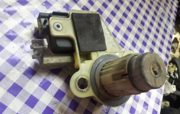 Renault Laguna I Tailgate/trunk/boot lock/catch/latch