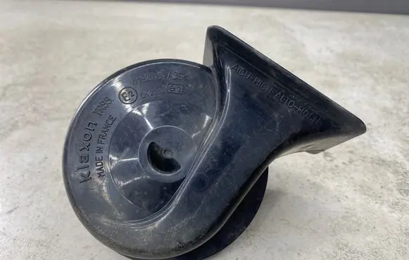 Audi A3 S3 8L Horn signal 0092018 CH2139