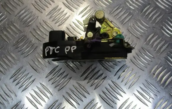 Chrysler PT Cruiser Front door lock