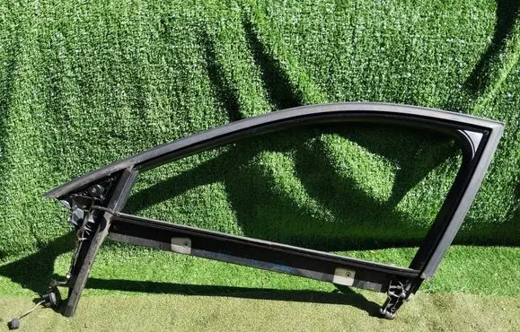 Audi A3 S3 8P Front door window/glass frame 8P4837629